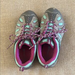 Kids Outdoor Adventure Shoes - Gray and Pink